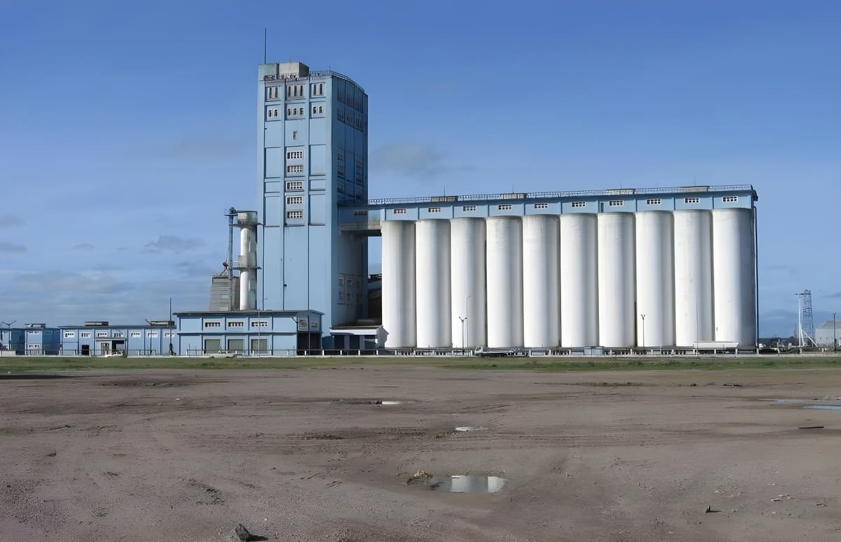 Mar del Plata inicia la demolición de la galería histórica de silos para revitalizar el puerto
