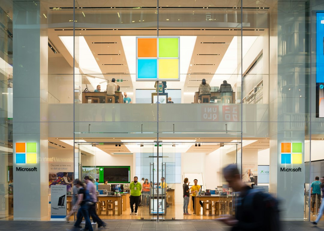 microsoft impulsara su independencia tecnologica con chips de ia propios para 2027